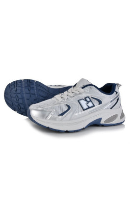 Кросівки жіночі