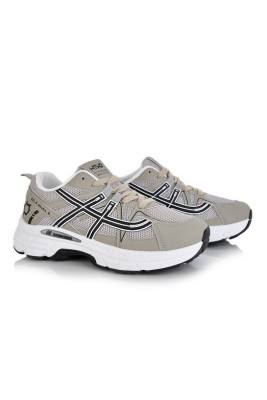 Кросівки жіночі