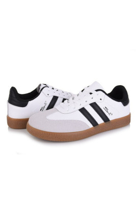 Кросівки жіночі