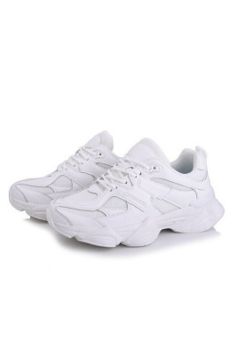 Кросівки жіночі