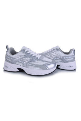 Кросівки жіночі