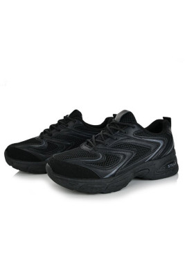 Кросівки жіночі