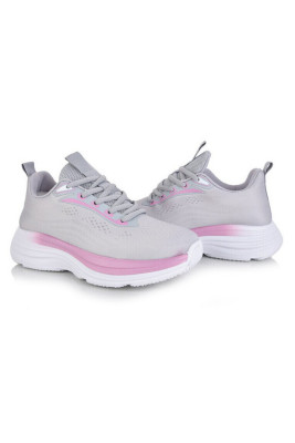 Кросівки жіночі