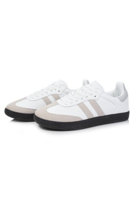 Кросівки жіночі