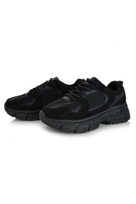 Кросівки жіночі