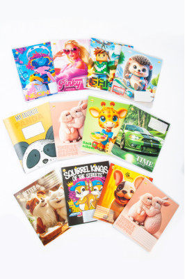 Зошит, 12 аркушів, коса лінія, з додатковою лінією