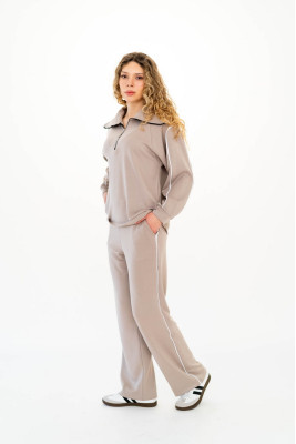 Костюм жіночий