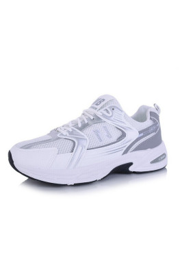 Кросівки чоловічі