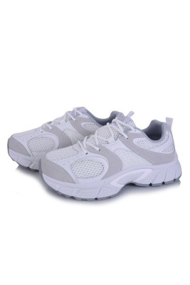 Кросівки жіночі