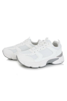 Кросівки жіночі