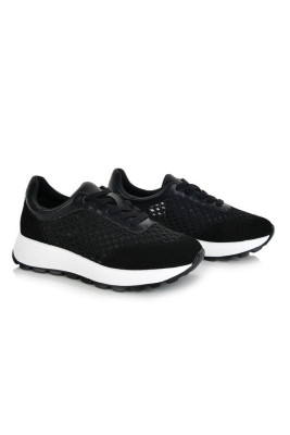 Кросівки жіночі