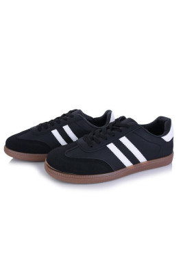 Кросівки жіночі