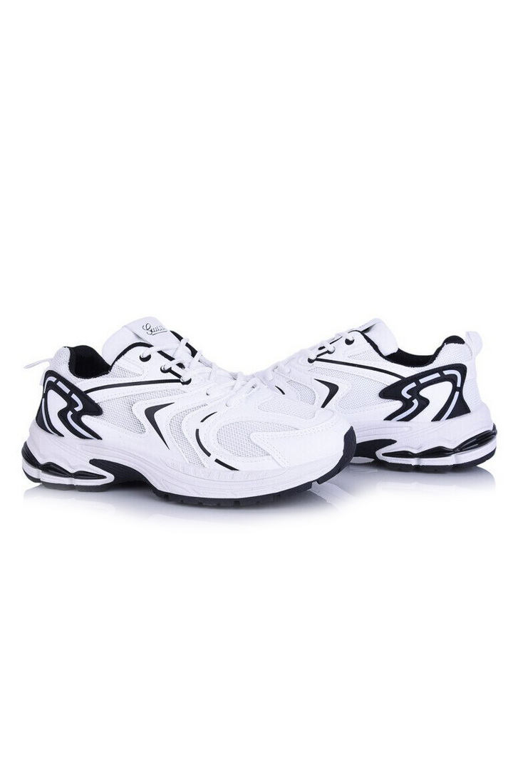 Кросівки жіночі