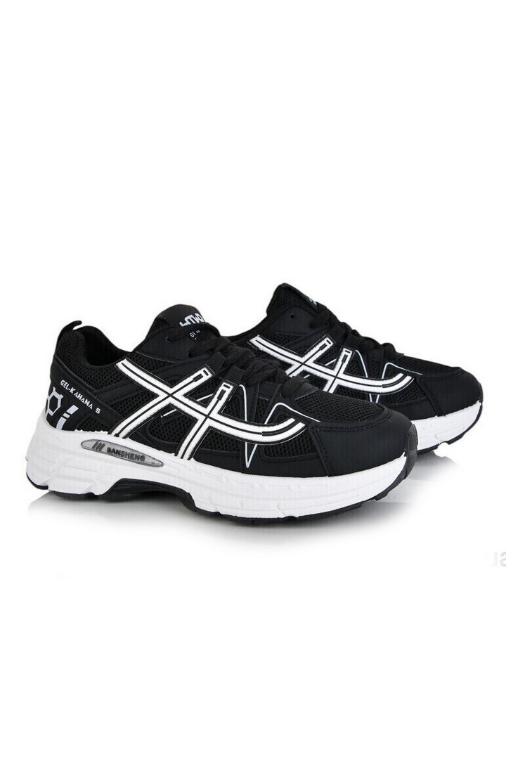 Кросівки жіночі