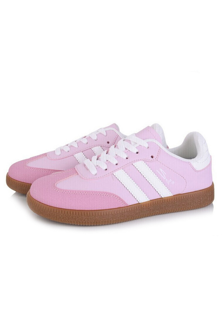 Кросівки жіночі