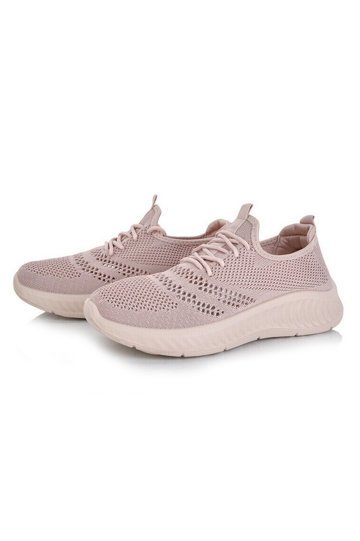 Кросівки жіночі