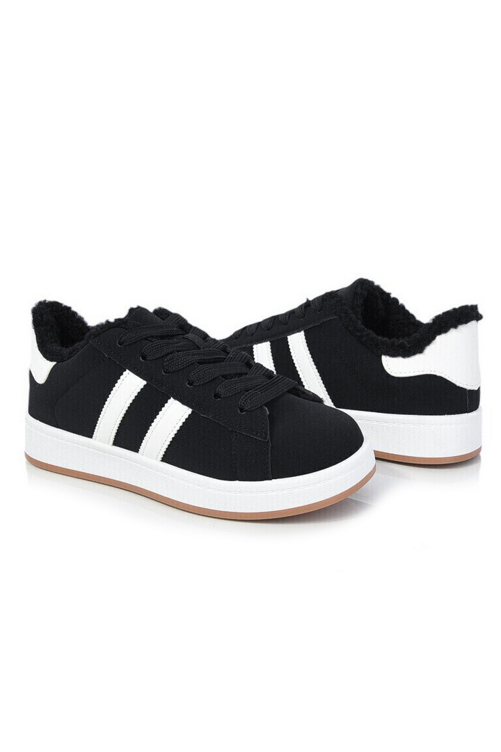 Кросівки жіночі