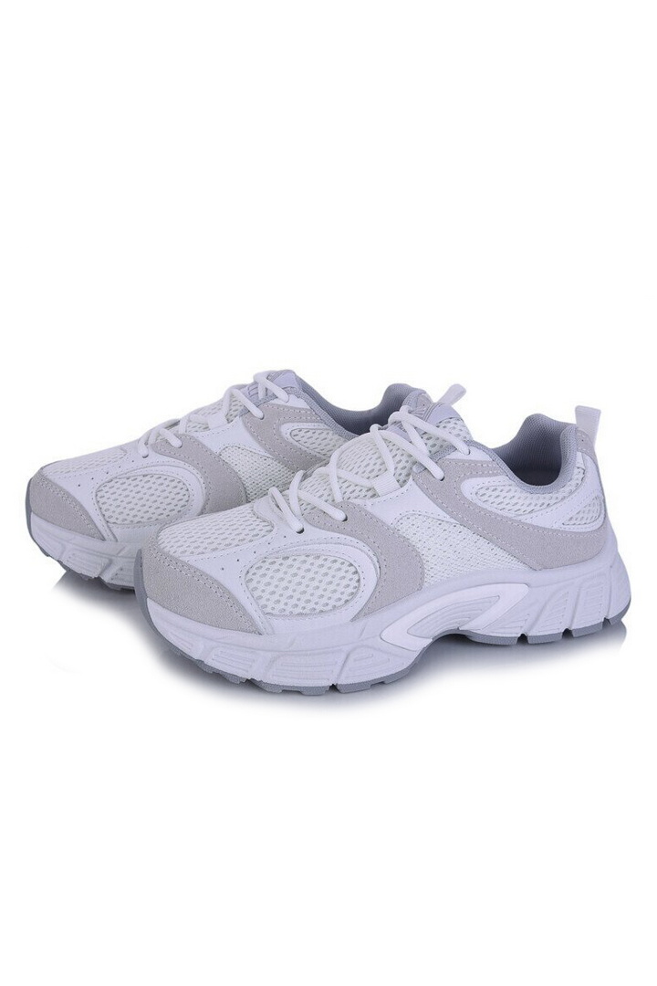 Кросівки жіночі