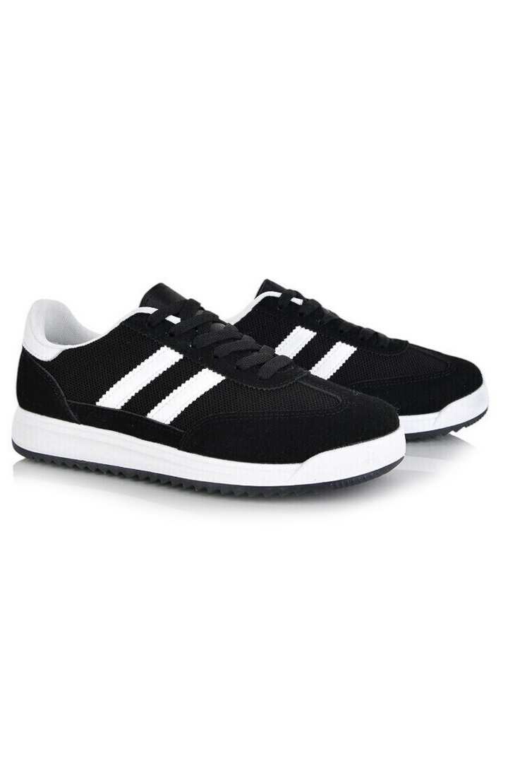 Кросівки жіночі