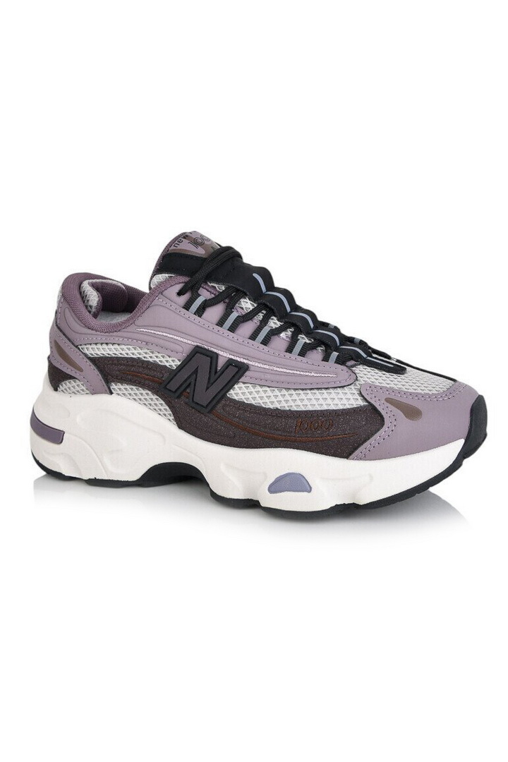 Кросівки жіночі